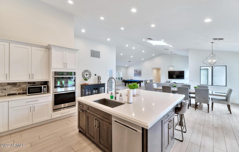 12823 N 78th St-large-009-007-12823 N 78