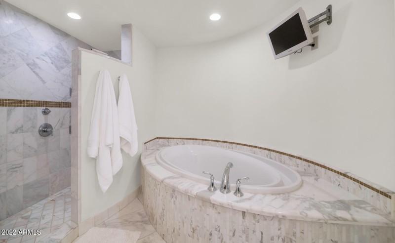 4219 N 62nd St-large-030-030-4219 N 62nd