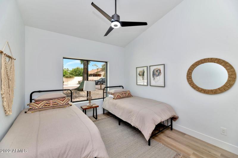 10333 E Caron St-large-021-003-10333 E C