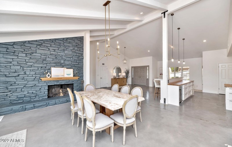 3411 E Valley Vista Ln-large-018-019-341