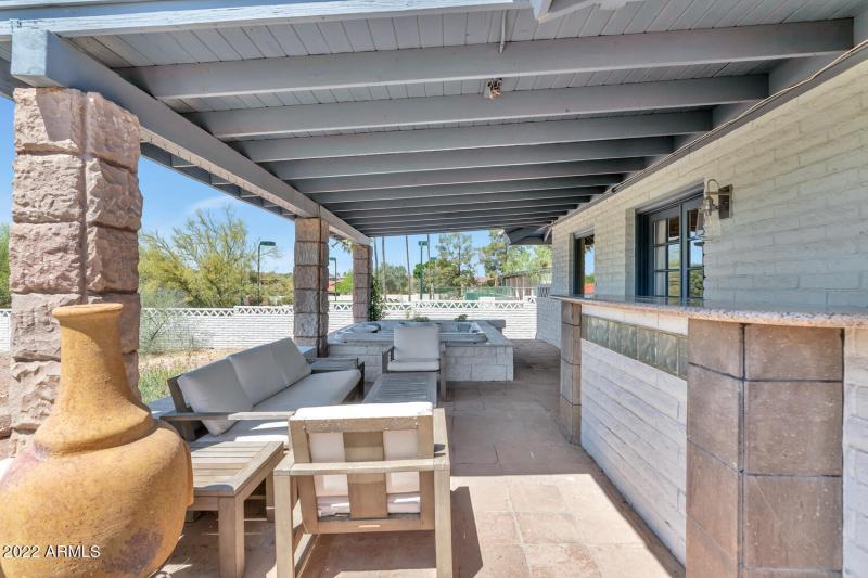 3411 E Valley Vista Ln-large-032-033-341