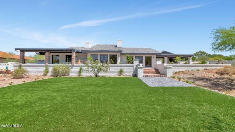 3411 E Valley Vista Ln-large-036-040-341