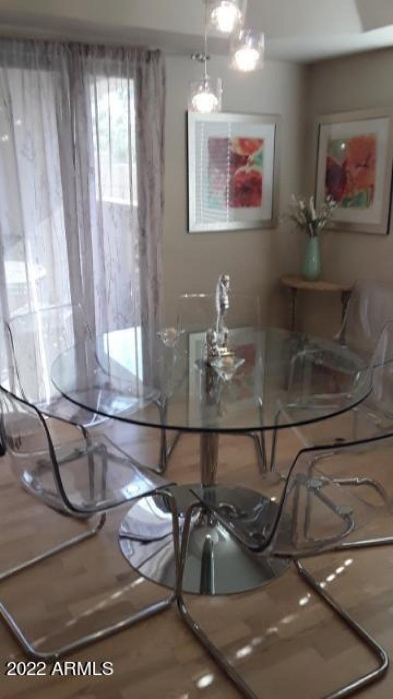 Meridian 130 DR table