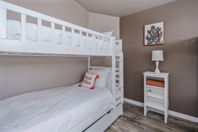 Double Bunk Bed Guest Room