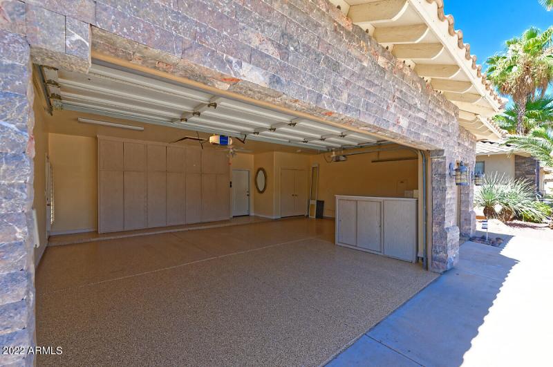 3 CAR GARAGE