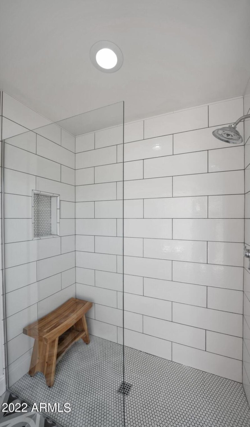 Master Walk in shower