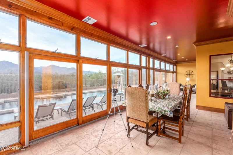 0028-28 - Red Dog 5872