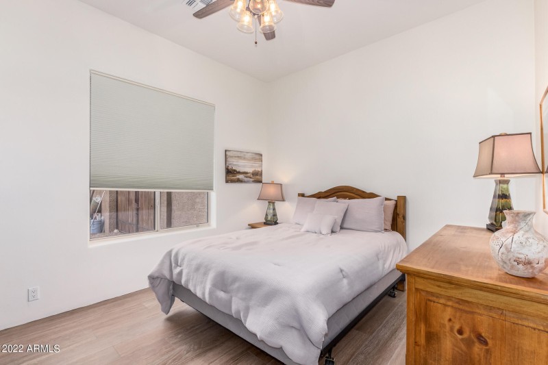 0021-21 - Red Dog 5872