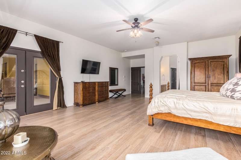 0016-15 - Red Dog 5872