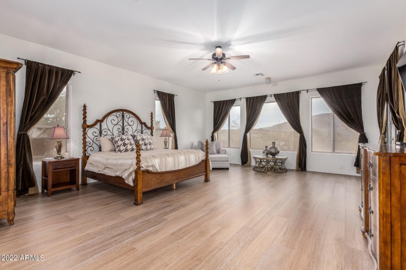 0014-14 - Red Dog 5872