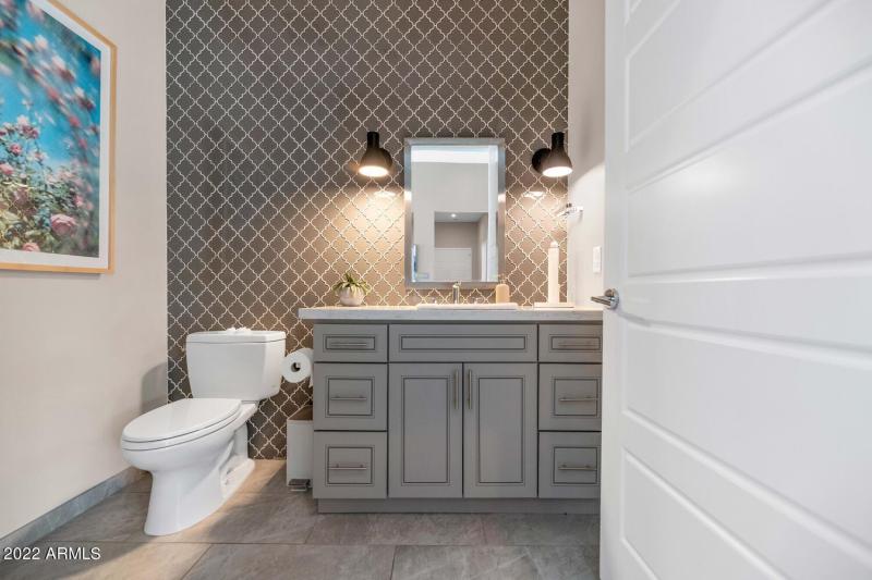 10195 E Cactus Rd-large-031-031-10195 E