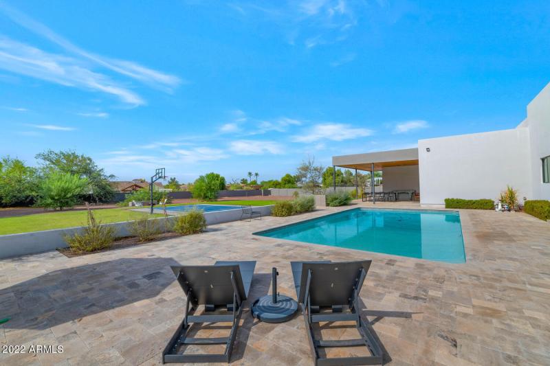 10195 E Cactus Rd-large-034-039-10195 E