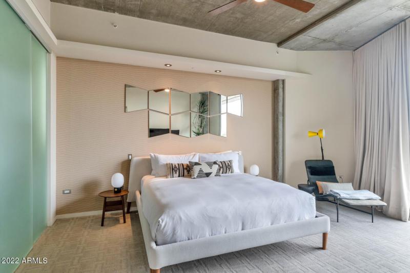 6850 E Main St-large-012-032-Hotel Valle