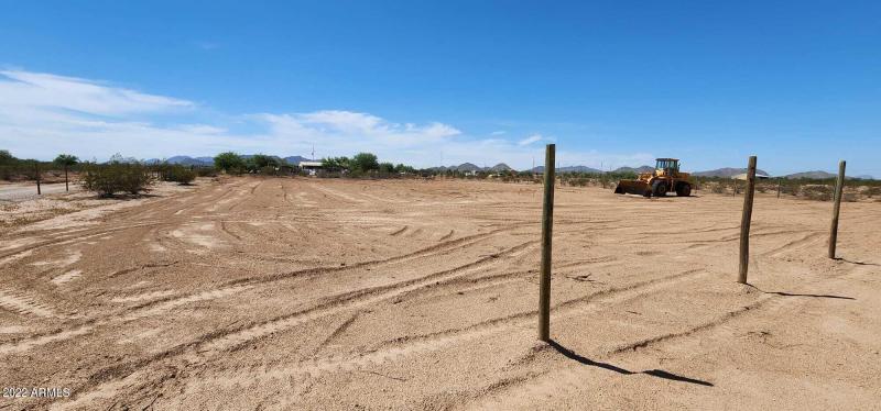 Lot pic 1