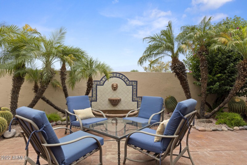 32_23010_N_86th_St__28_mls