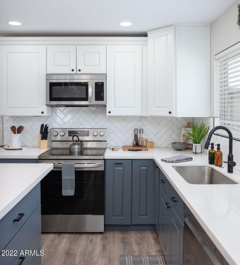 PROPERTYIMAGECO_6839EKeltonLn_WEB-32