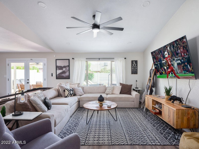 PROPERTYIMAGECO_6839EKeltonLn_WEB-37