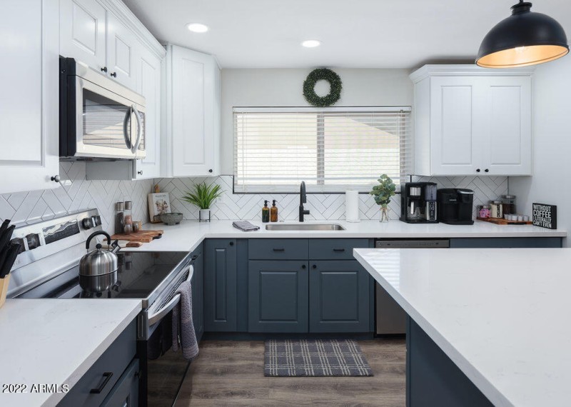 PROPERTYIMAGECO_6839EKeltonLn_WEB-44