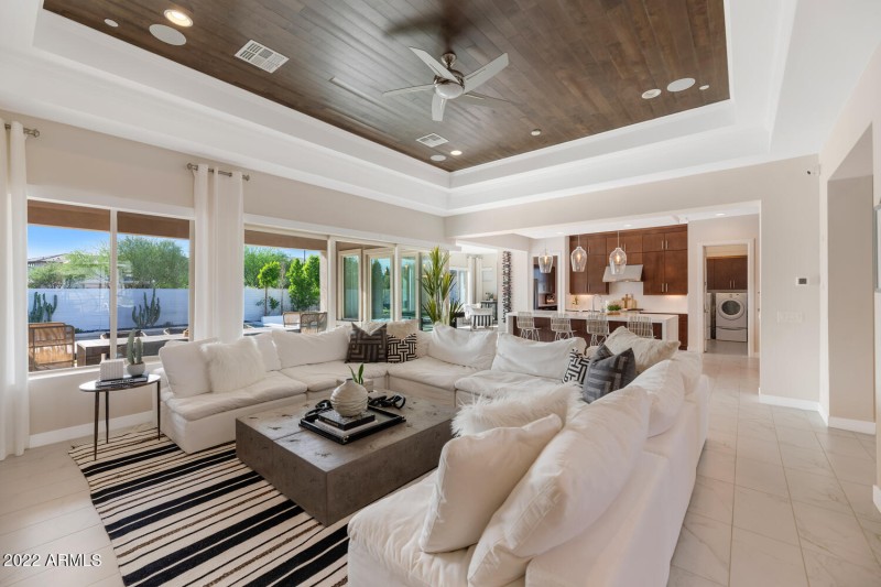 2855 E Los Gatos Dr-large-011-041-2855 E