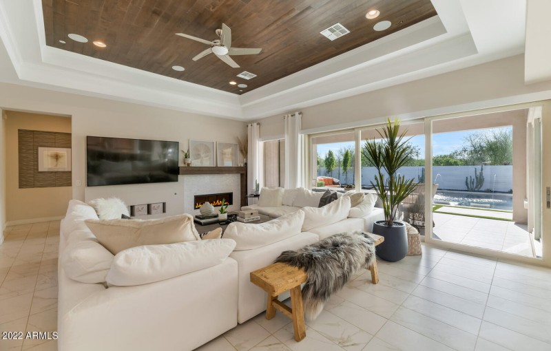 2855 E Los Gatos Dr-large-012-023-2855 E