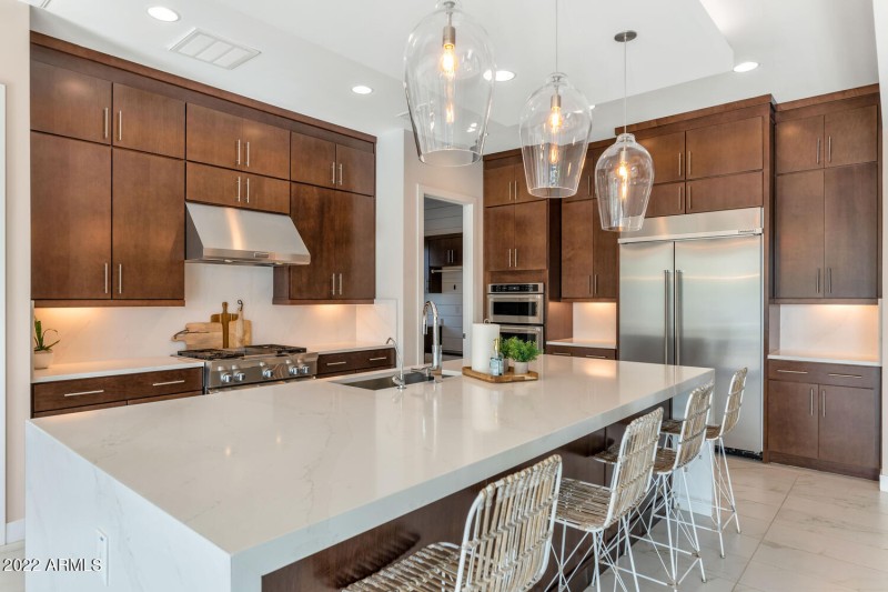 2855 E Los Gatos Dr-large-016-044-2855 E