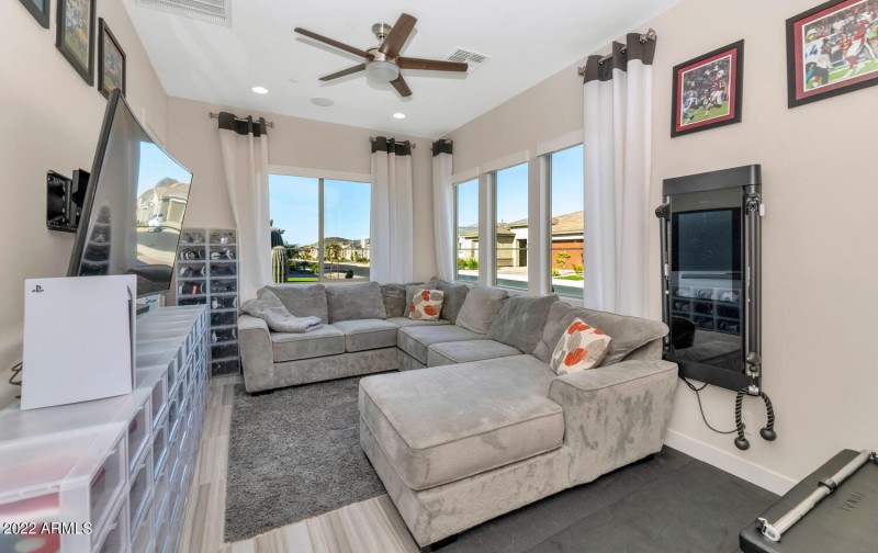 2855 E Los Gatos Dr-large-031-015-2855 E