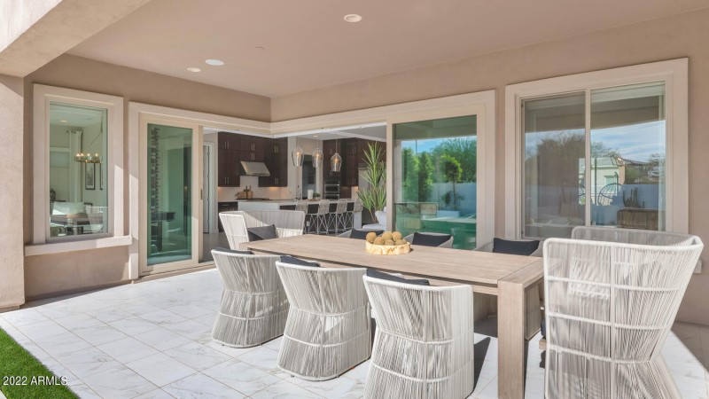 2855 E Los Gatos Dr-large-040-022-2855 E