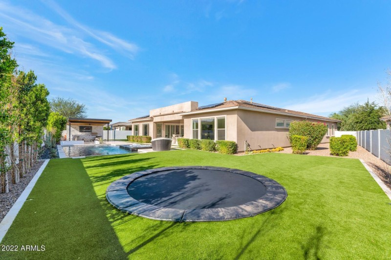 2855 E Los Gatos Dr-large-047-037-2855 E