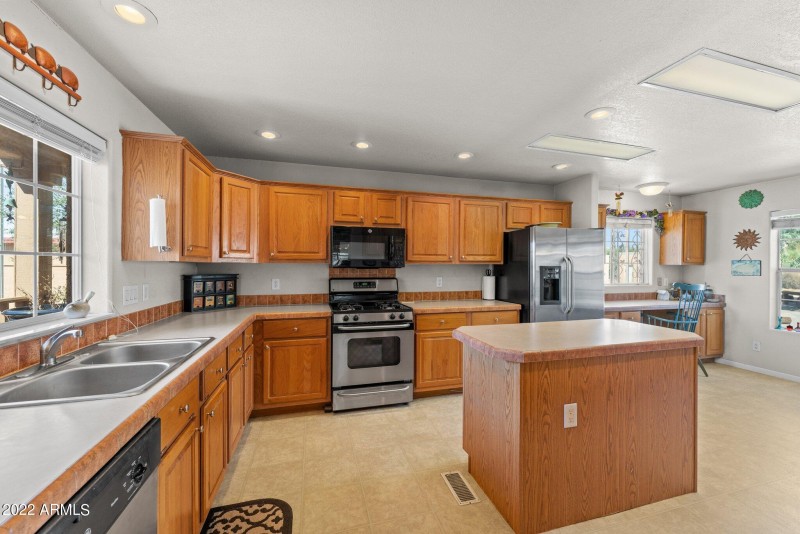 Huge Kitchen with Center Work Island