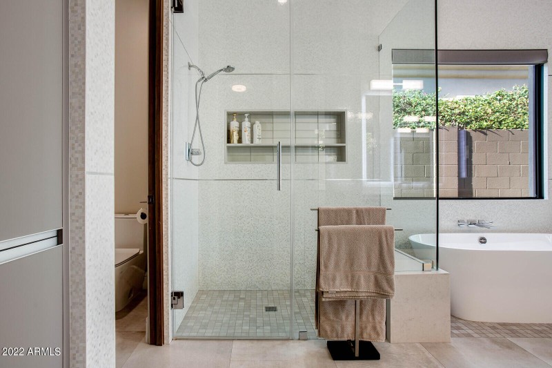 56_19823_N_83rd_Pl__56_mls