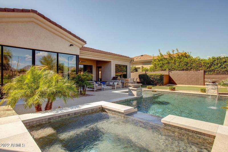 81_19823_N_83rd_Pl__81_mls