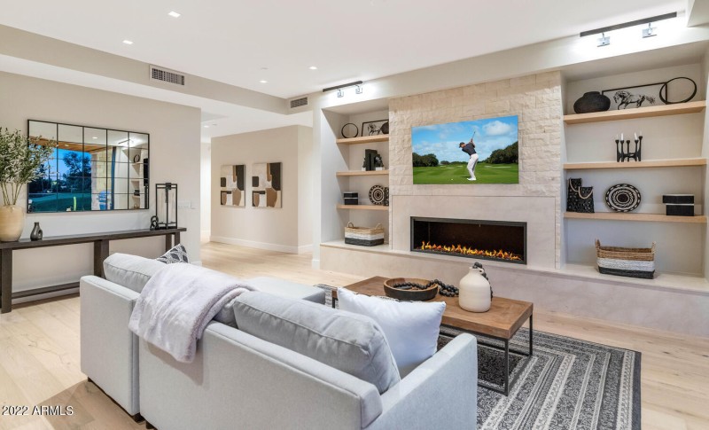 6331 E Phoenician Blvd-large-016-027-633