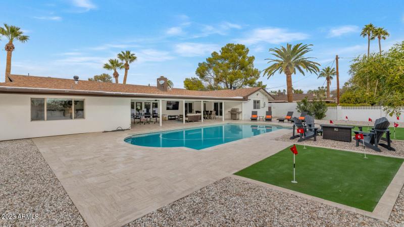 5311 N Woodmere Fairway-large-037-010-53