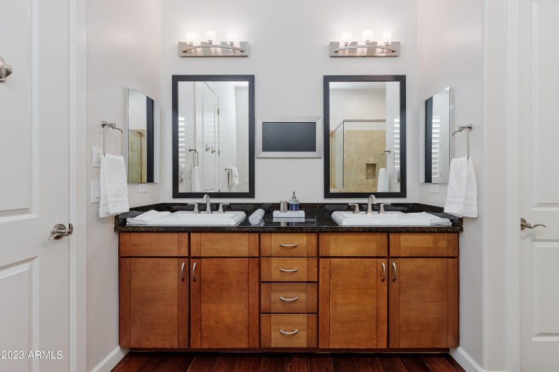 Double sinks in Master Bathroom