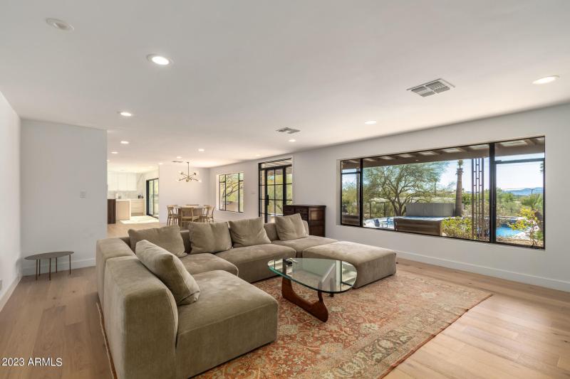 0021-04 - Saddle Rock