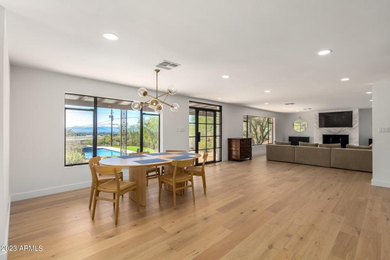 0025-07 - Saddle Rock