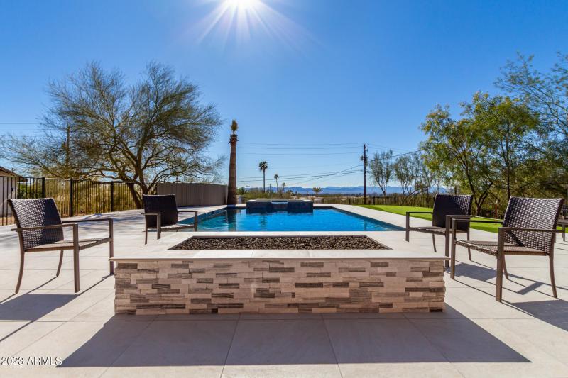 0049-31 - Saddle Rock