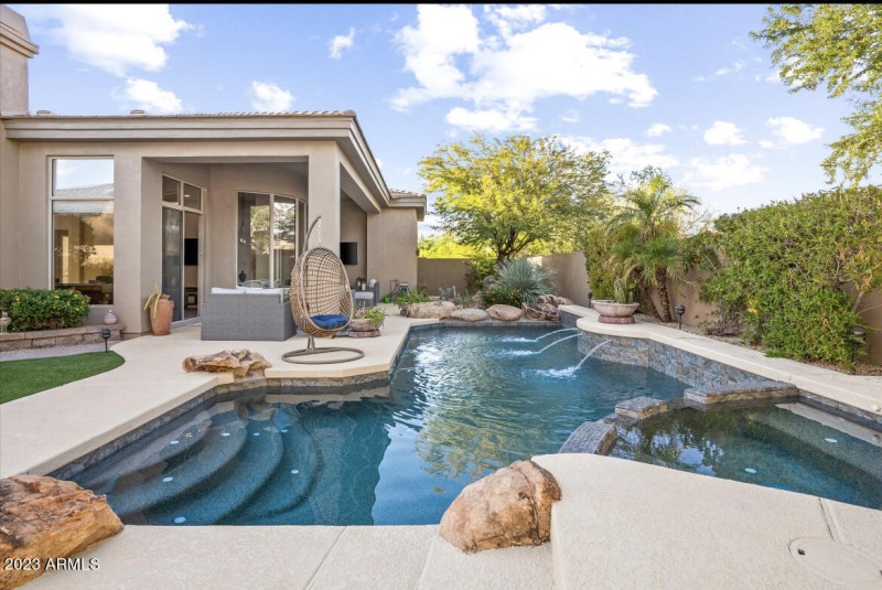 ADC3173F-E6D6-4B7E-9E95-CF7D8AABC727