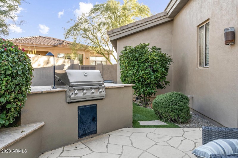 B555CB5A-254E-4835-B1AA-C56F21F2D541