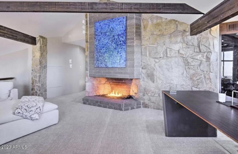 upstairs loft/office