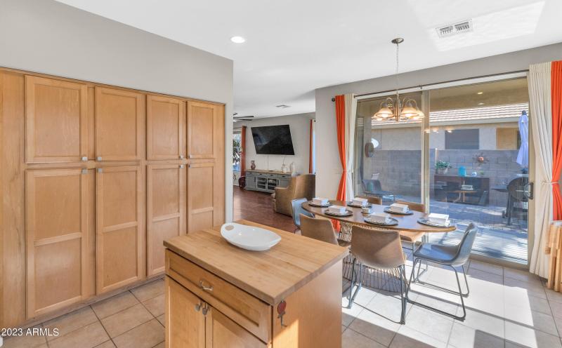 Loads of Kitchen Cabs