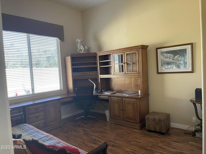 3RD B/R WITH GREAT WALL DESK