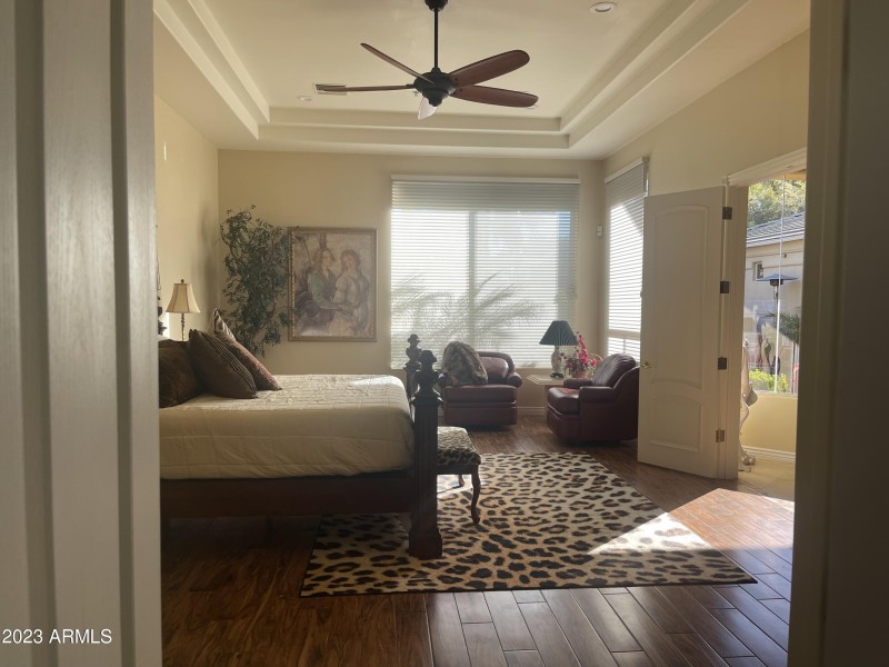 MASTER BR PLENTY OF LIGHT