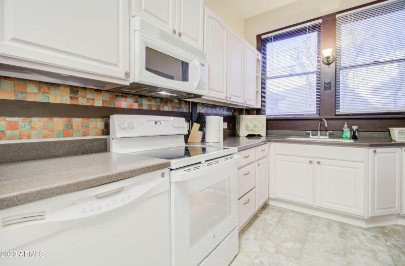 365 S Broad St Interior-9