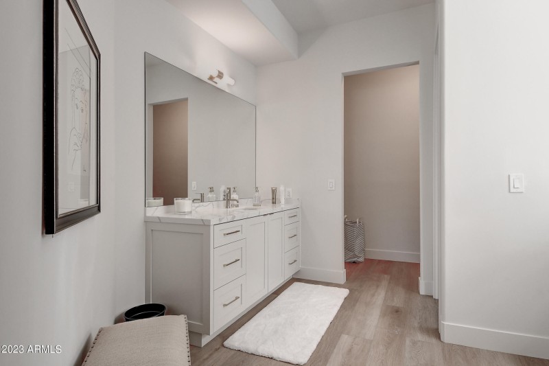 13810 N Woodside Dr (20)