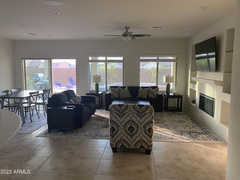 20444264-F9B3-48B9-B18E-D99B5663691C