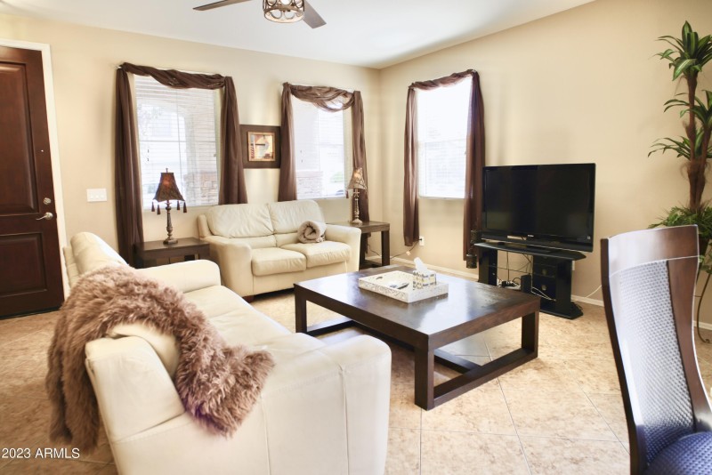 6A6C8727-EC72-4845-B99D-86D8920B8F88_1_2