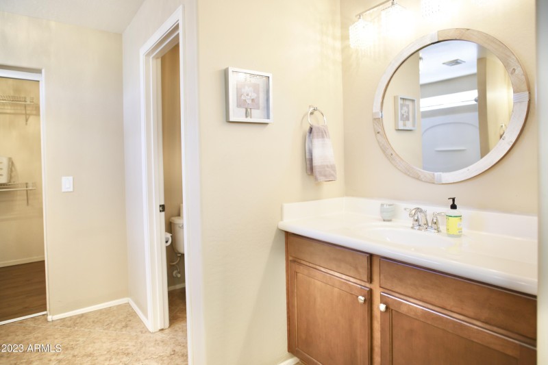 963E49E6-679A-45AF-B218-79AE071C3F7C_1_2