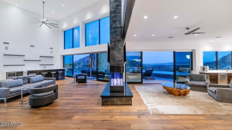 4010 E Canyon Ct-large-006-018-4010 Cany