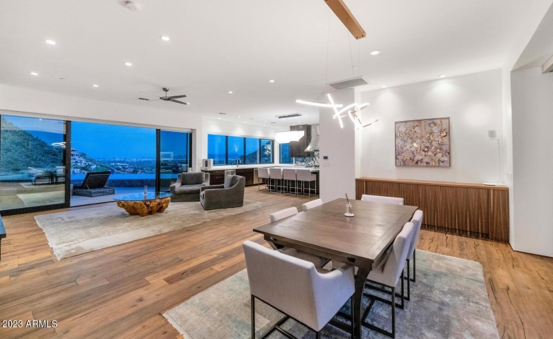 4010 E Canyon Ct-large-024-041-4010 Cany